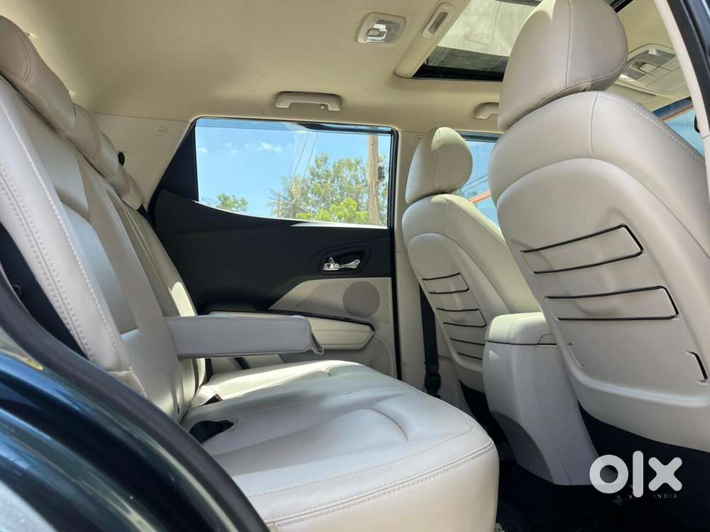 Mahindra Xuv300 W8 (o) 1.5 Diesel Amt, 2021, Diesel