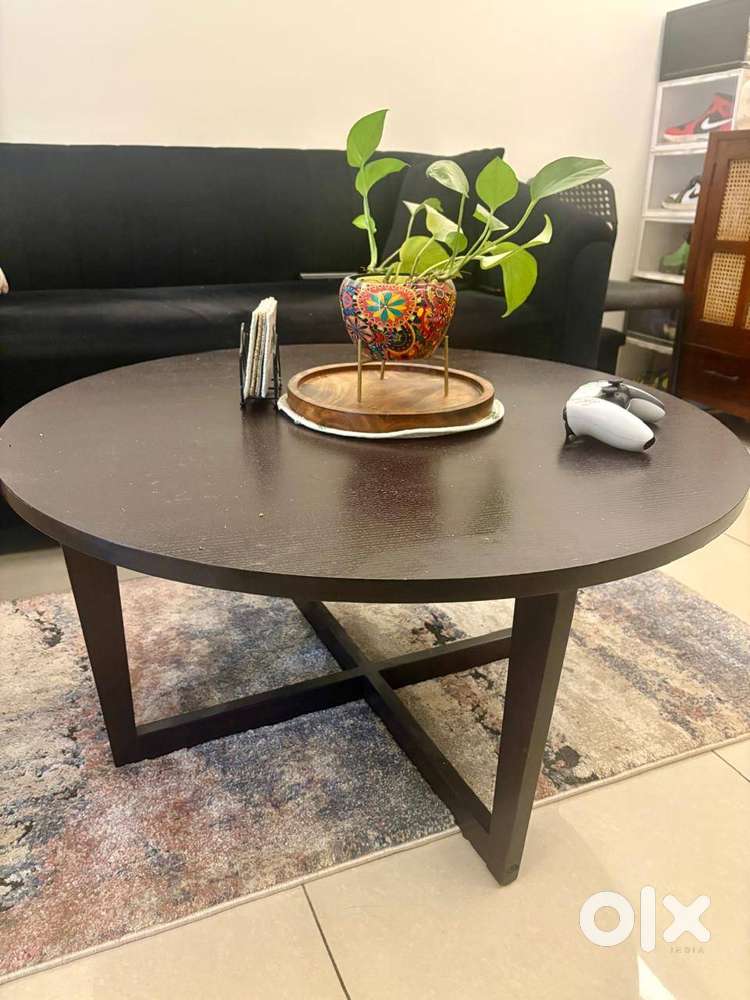 Coffee table/ Center table