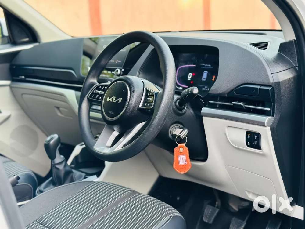 Kia Carens 1.4 Prestige 7 Str, 2023, Petrol