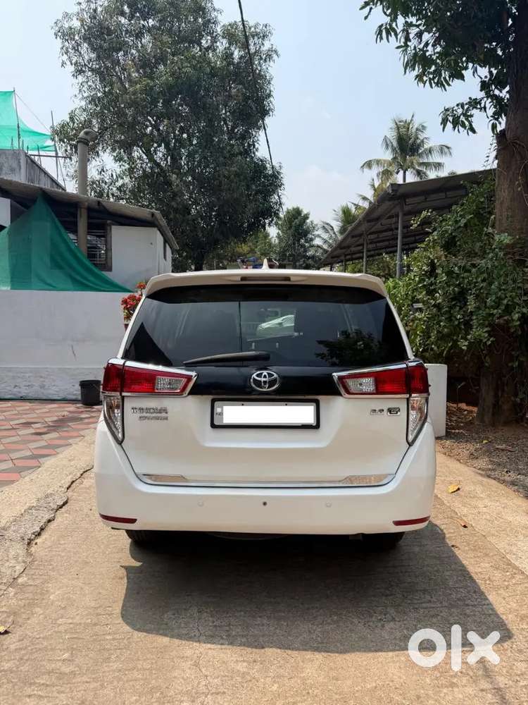 Toyota Innova Crysta 2016