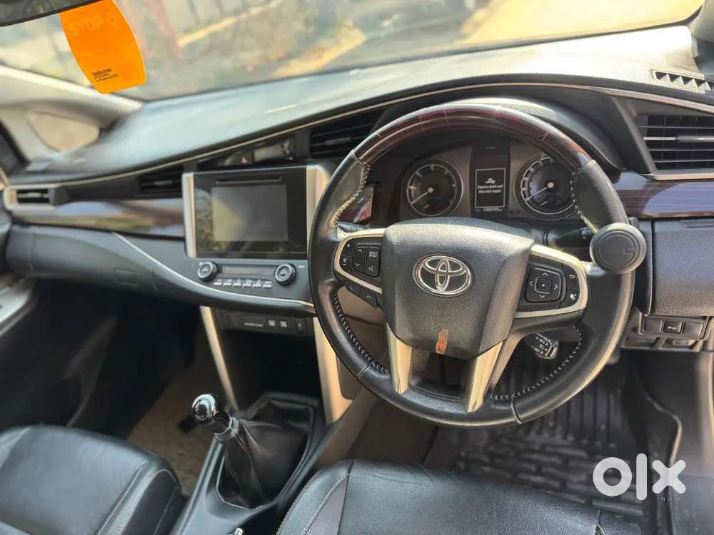 Toyota Innova Crysta 2.4zx. 2017