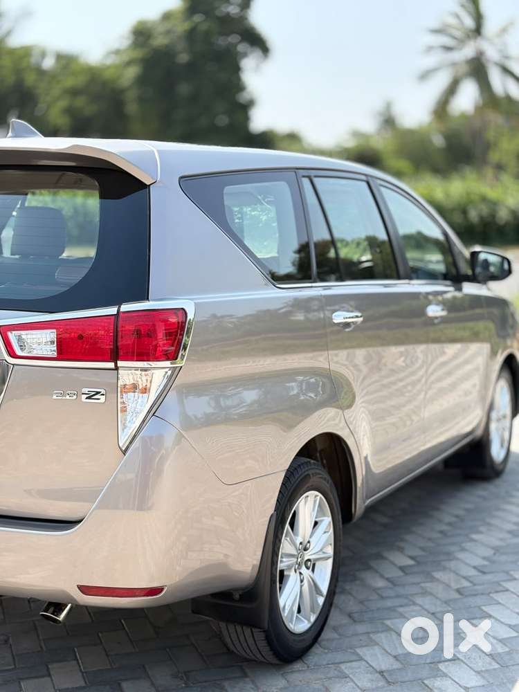Toyota Innova Crysta 2.8z Automatic, 2016, Diesel