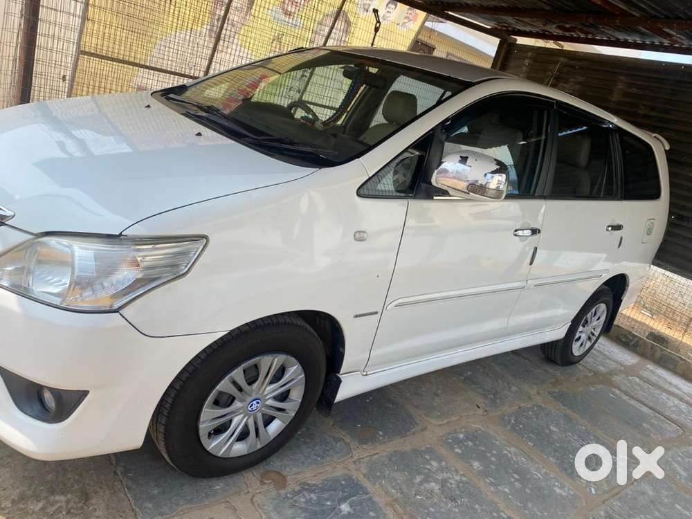 Toyota Innova 2012 Diesel Well Maintained