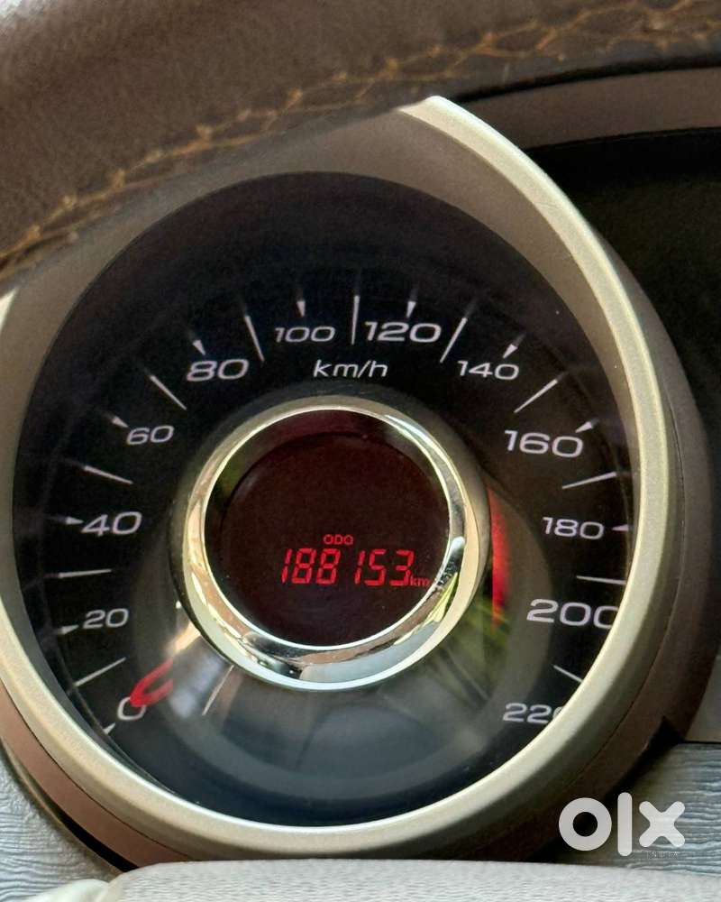 Mahindra Xuv500 W08 First Owner