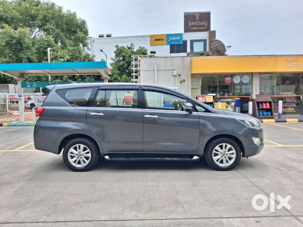 Toyota Innova Crysta 2.4 V, 2016, Diesel