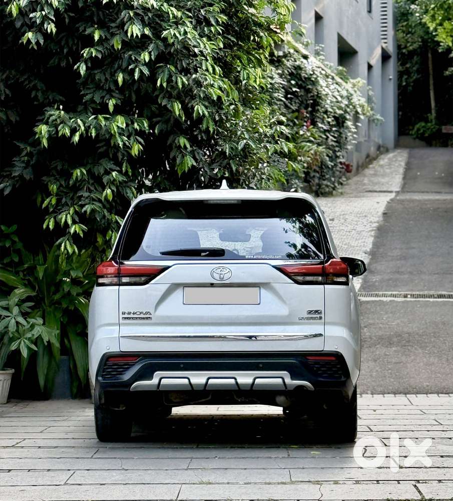 Toyota Innova Hycross 2.0 Zx Hybrid 7 Str, 2023, Petrol