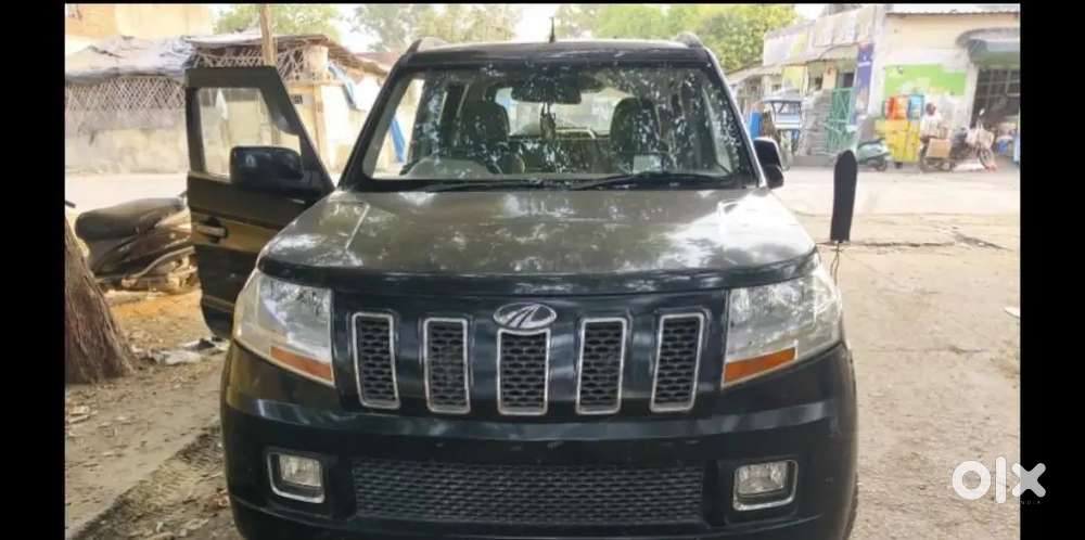 Mahindra Tuv 300 2017 Dual Tone