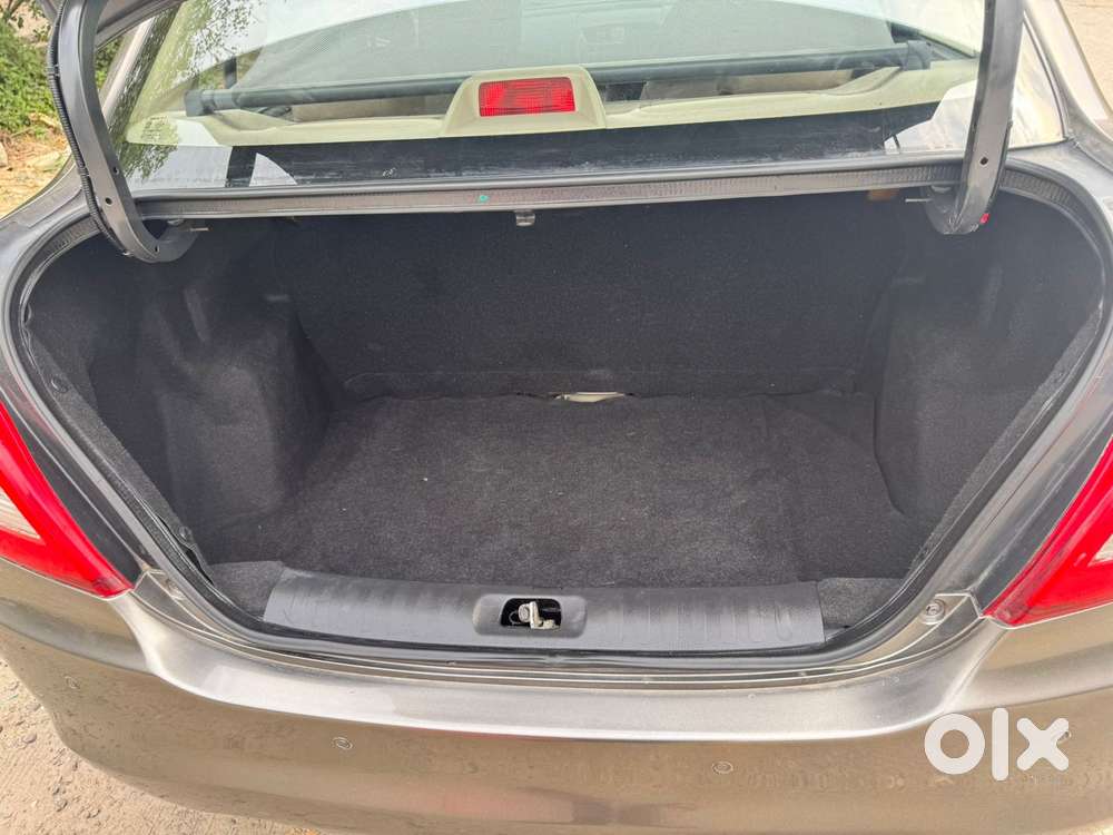 Maruti Suzuki Swift Dzire Vxi Optional, 2017, Petrol