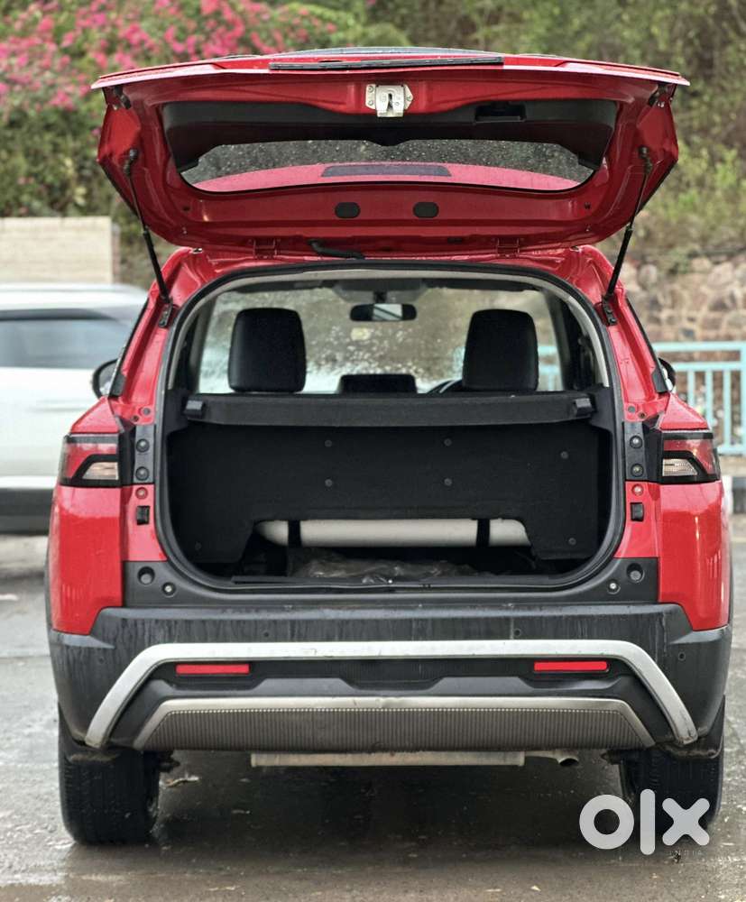 Maruti Suzuki Brezza 1.5 Vxi Cng, 2023, Cng & Hybrids