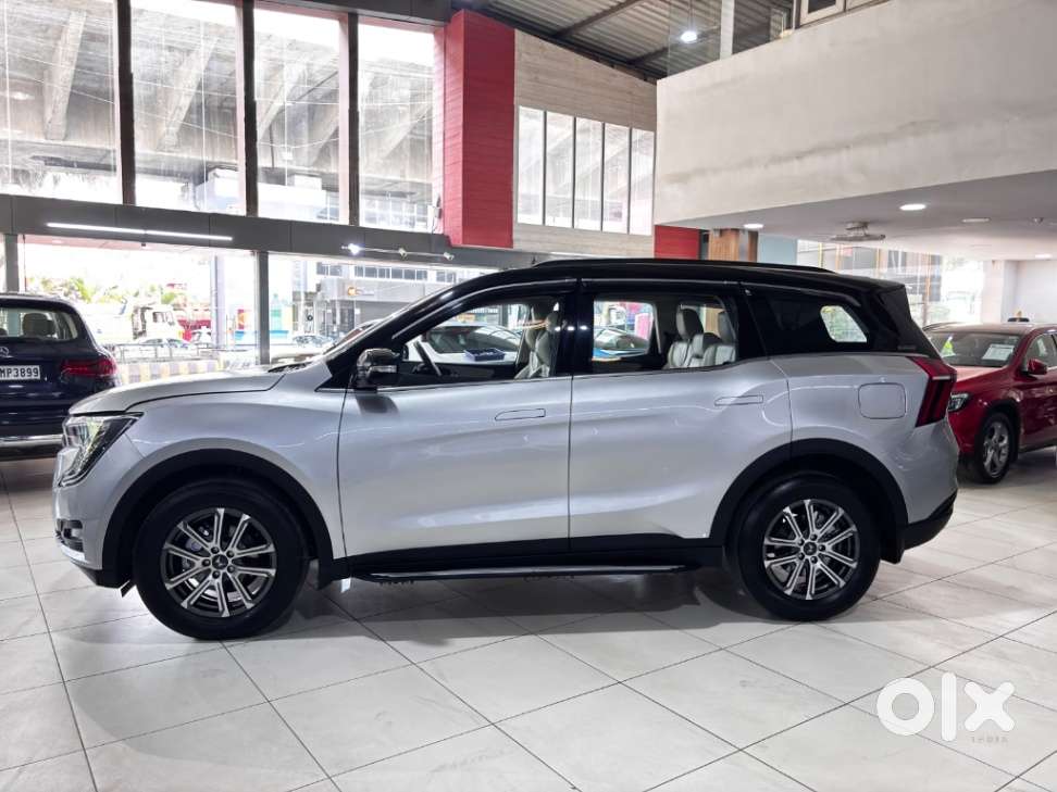 Mahindra Xuv700 2.0 Ax 7 Petrol Mt Str, 2023, Petrol