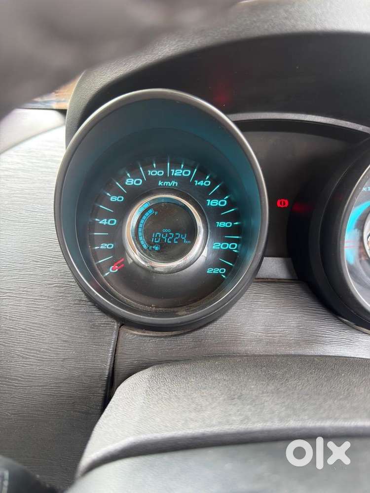 Xuv500 Showroom Maintenance Good Condition