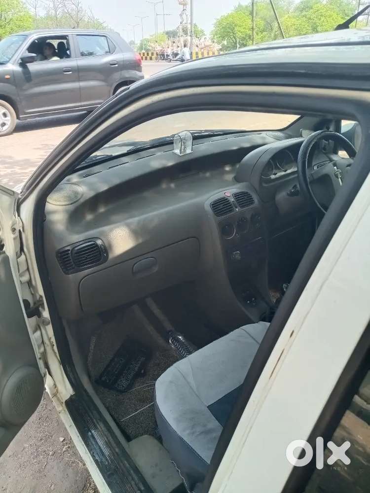 Tata Indigo Ecs 2012 Diesel 20 Km Se Upper Average.