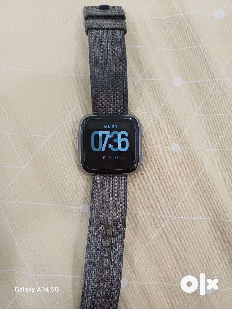 Fitbit versa best sale exclusive edition