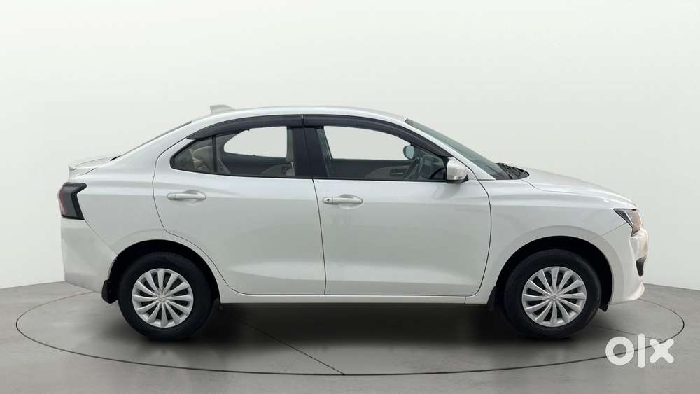 Maruti Suzuki Swift Dzire AMT VXI, 2025, Petrol