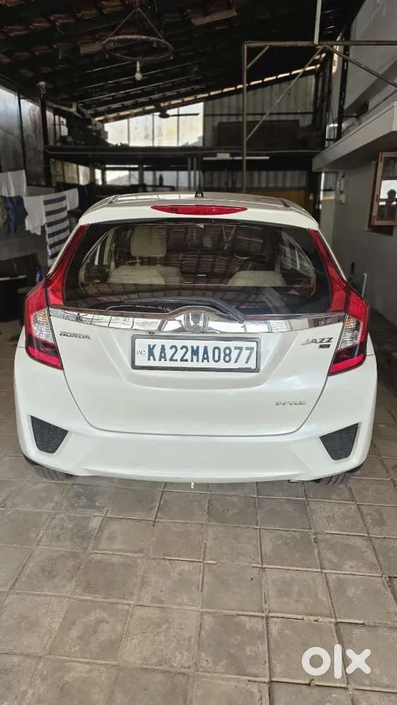 Selling My Well Maintained Honda Jazz(petrol Automatic)