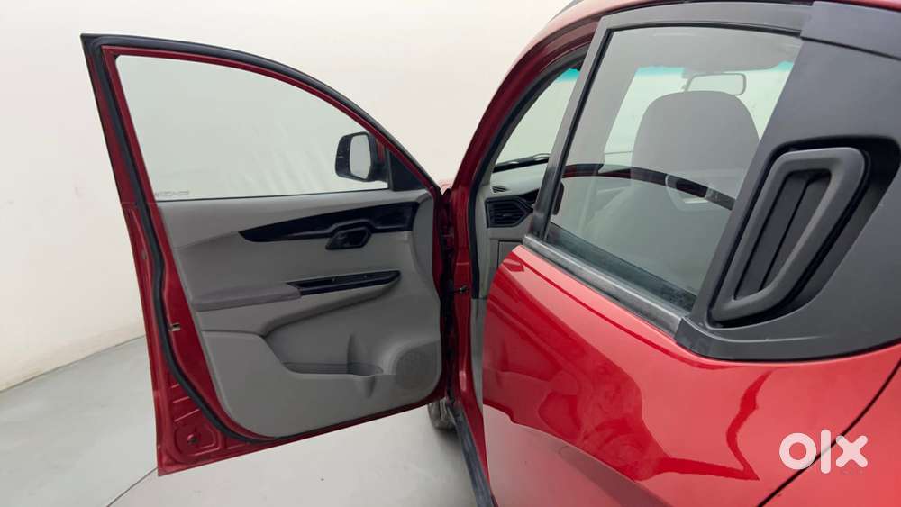 Mahindra Kuv 100 Mfalcon G80 K6, 2016, Petrol