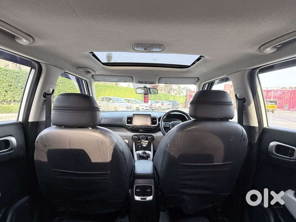 Hyundai Venue Sx Mt, 2023, Diesel