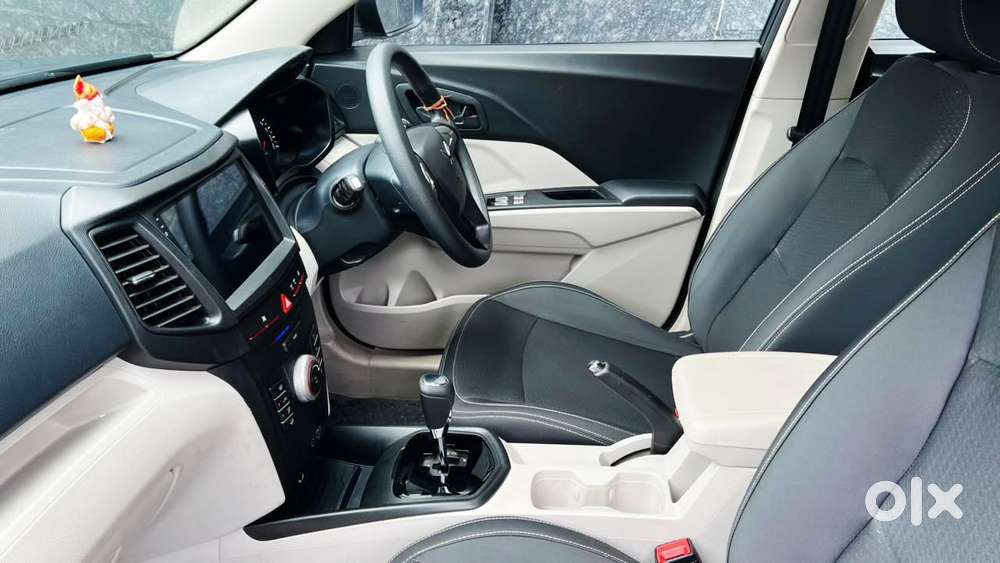 Mahindra Xuv300 1.2 W6 Amt Petrol, 2023, Petrol
