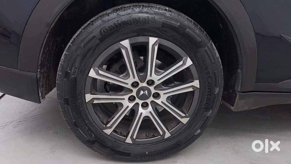 Mahindra Xuv700 2.2 Ax 7 Diesel At Luxury Pack Str Awd, 2023, Diesel