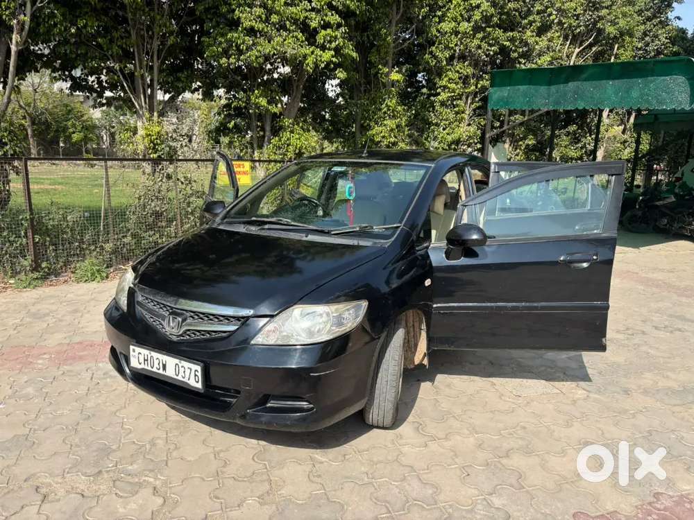 Honda City Zx 2006 Cng & Petrol Well Maintained