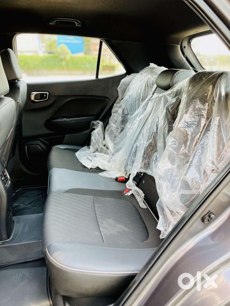 Hyundai Venue S(o) Knight Edition Mt, 2024, Petrol