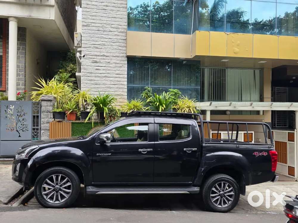 2022 Isuzu V-cross 2wd At Z  37,750 Km  Auto Diesel  Insurance 2026