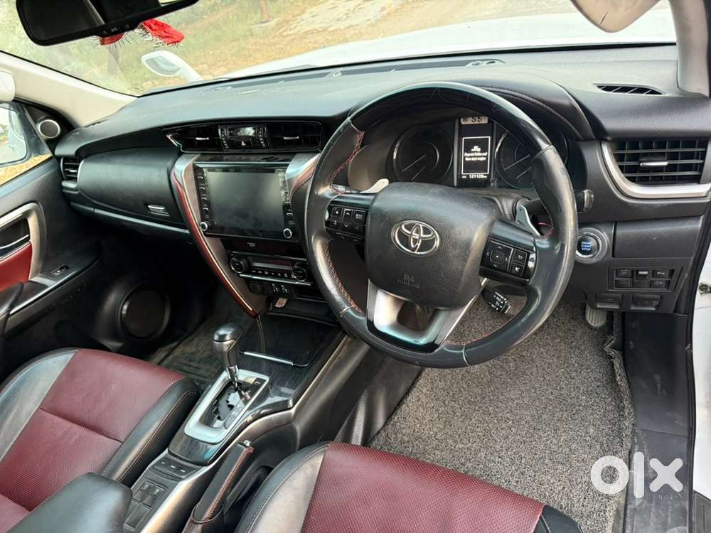 Toyota Fortuner Legender 2021