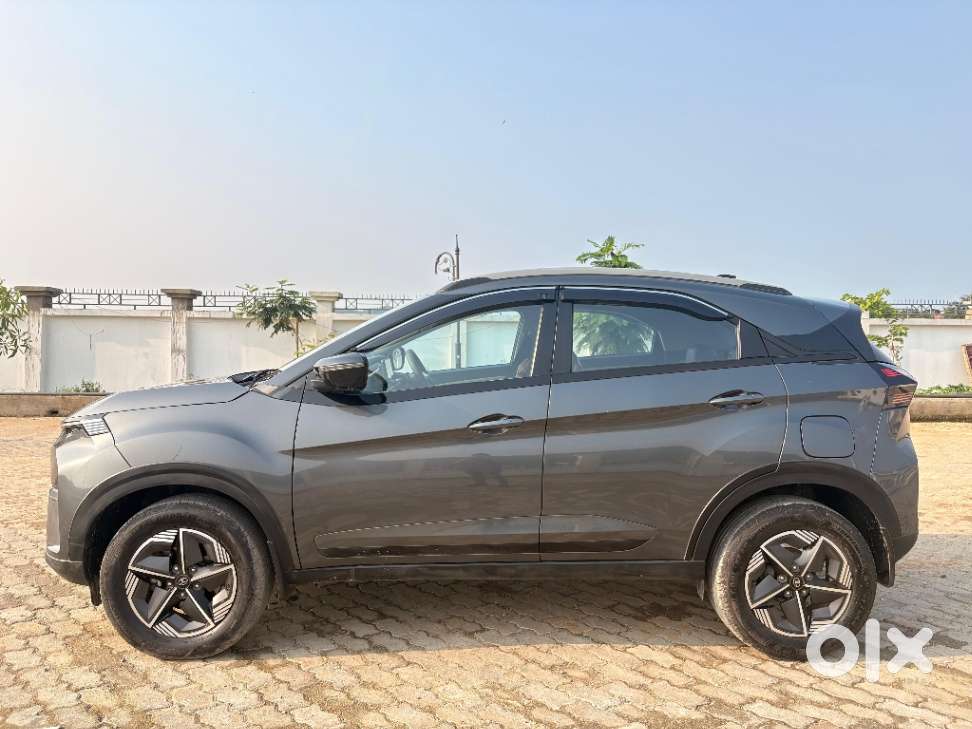 Tata Nexon Creative Plus 1.2 Revotron Petrol 6 Amt, 2024, Petrol