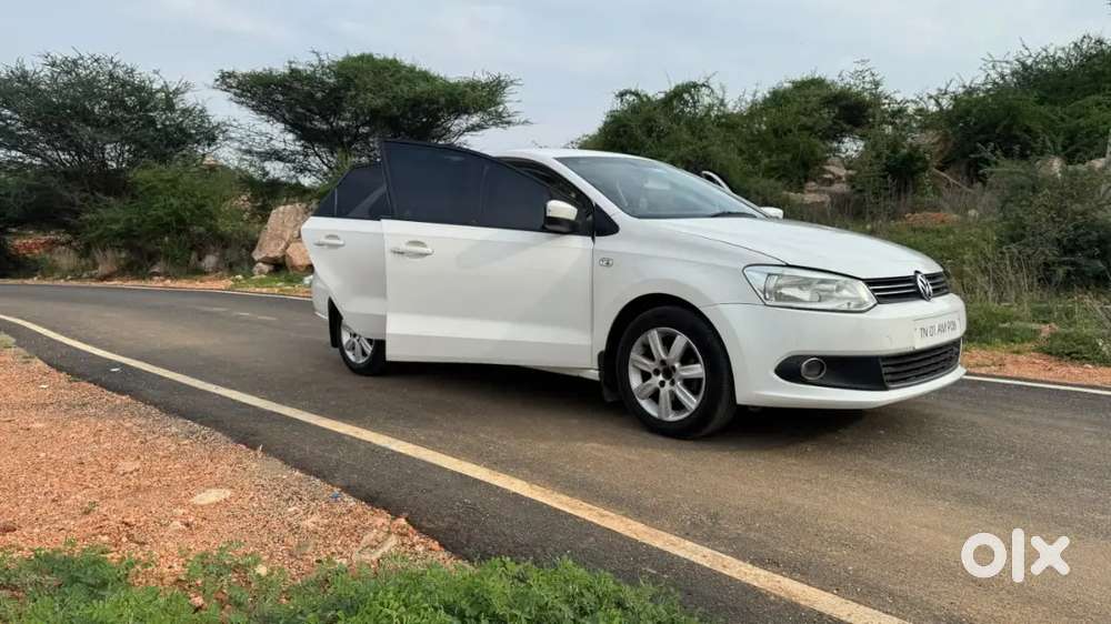Volkswagen Vento Highline Petrol 2011