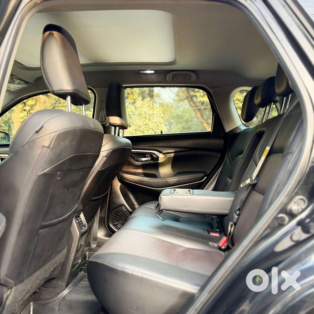 Maruti Suzuki Grand Vitara 1.5 Alpha Plus Intelligent Hybrid Ecvt, 2..