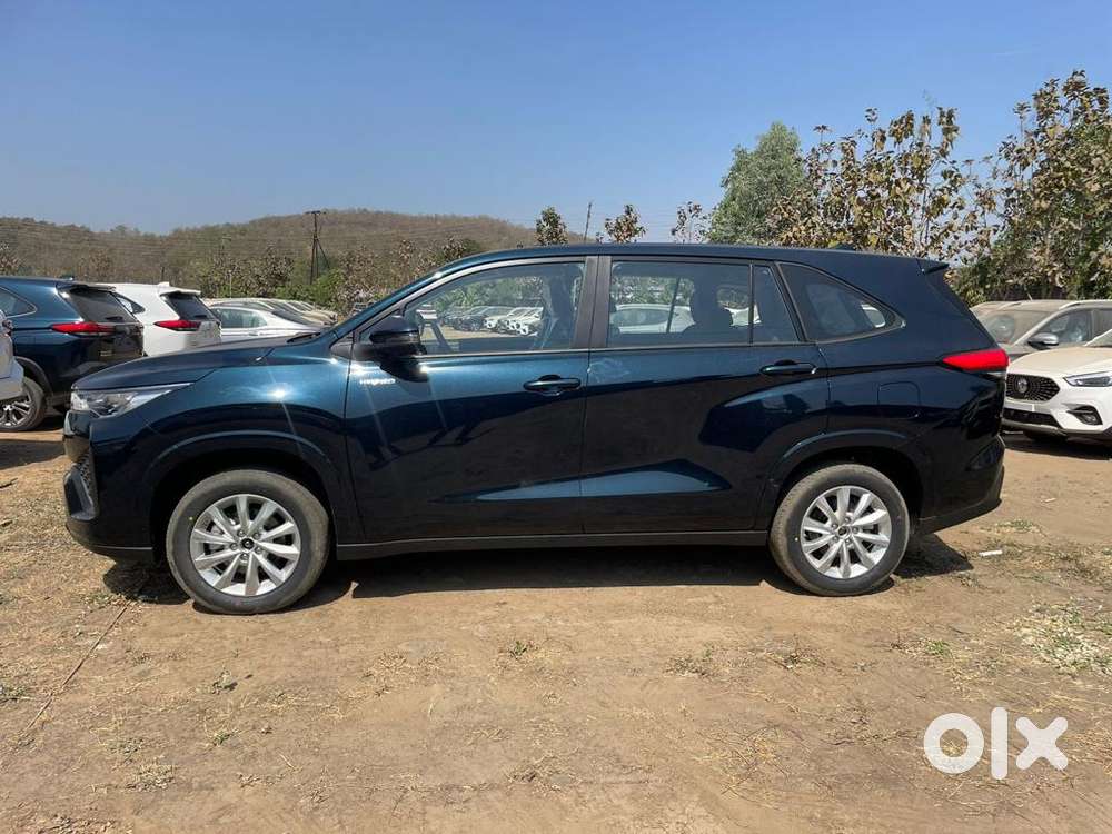 Toyota Innova Hycross, 2025, Electric