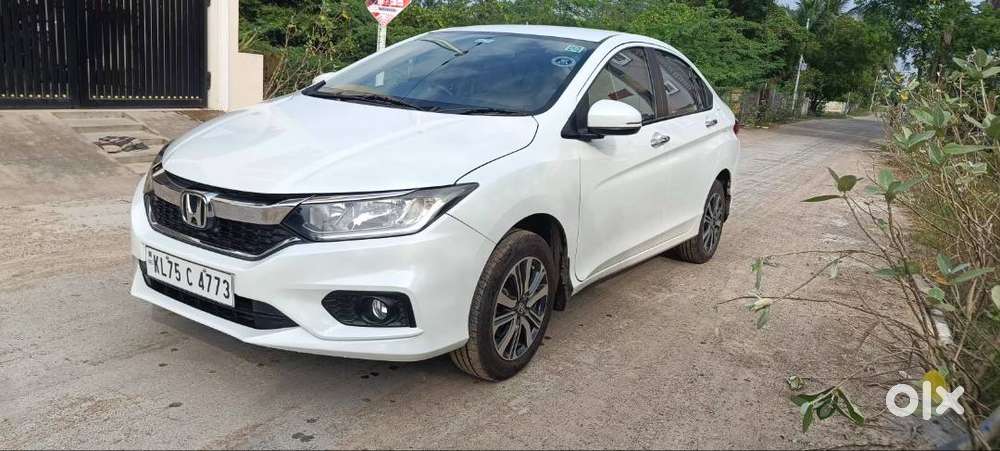 Immaculate Honda City V (december 2022) For Sale