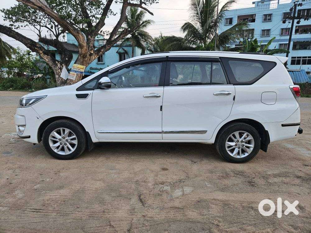 Toyota Innova Crysta 2.4 Gx Limited Edition At 8 Str, 2023, Diesel
