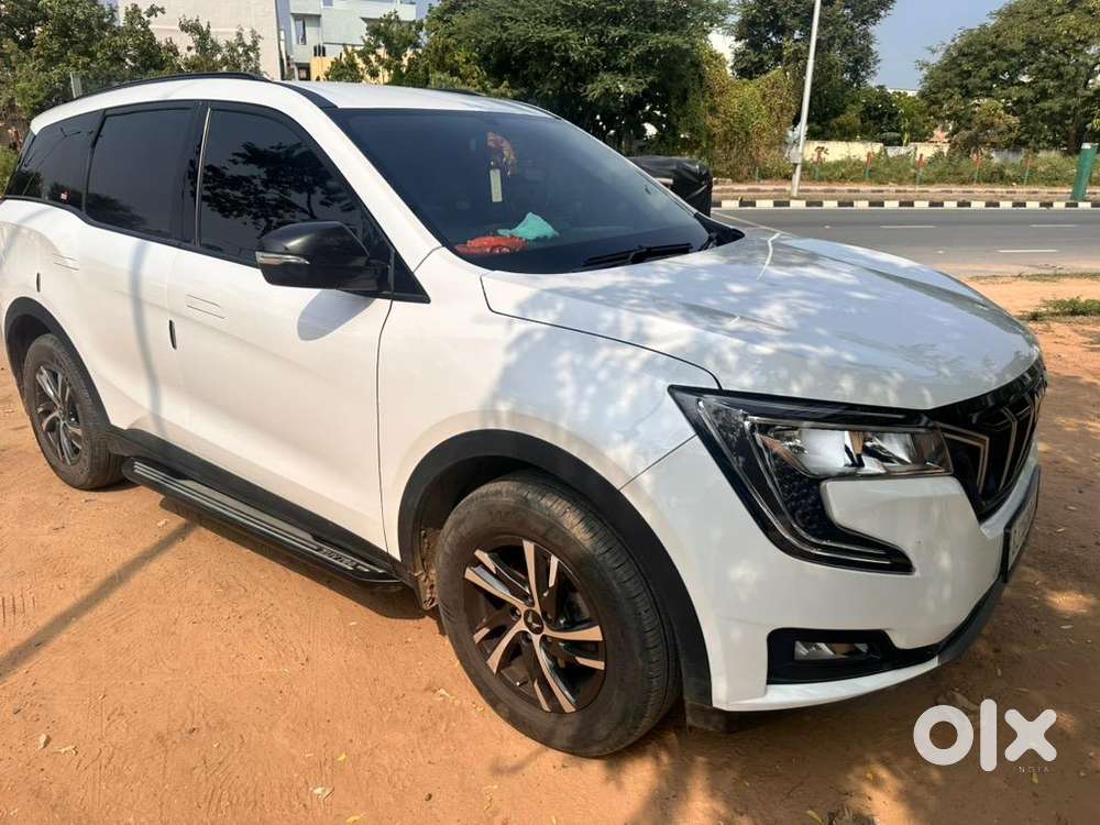 Mahindra Xuv700 2023 Petrol Well Maintained