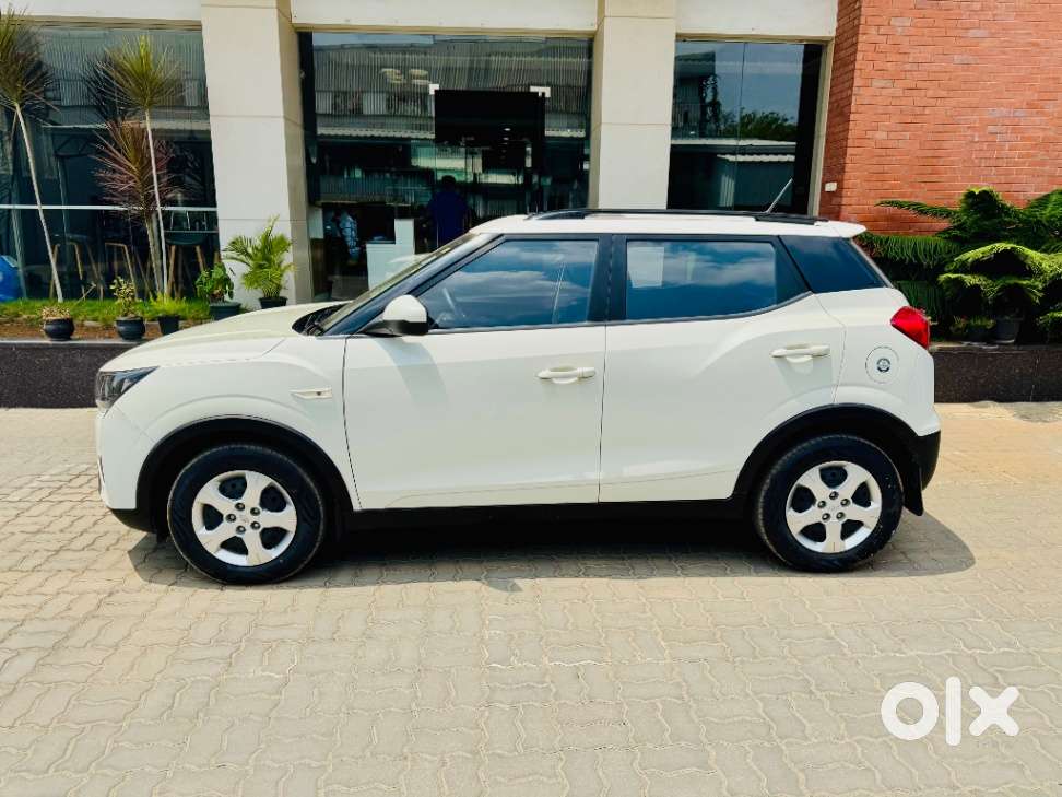 Mahindra Xuv300 1.2 W8 Amt Petrol, 2021, Petrol