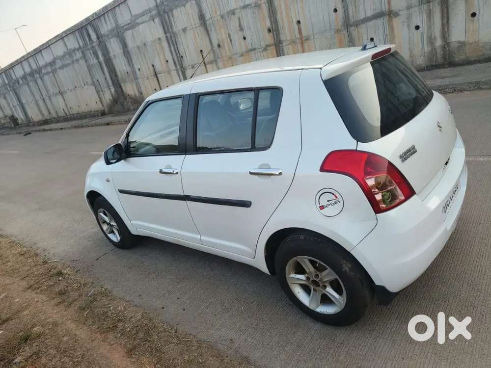 Maruti Suzuki Swift 2011 Diesel 107300 Km Driven