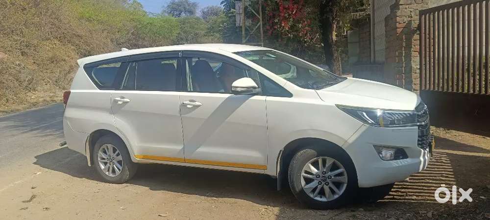 Toyota Innova Crysta 2017 Diesel Well Maintained