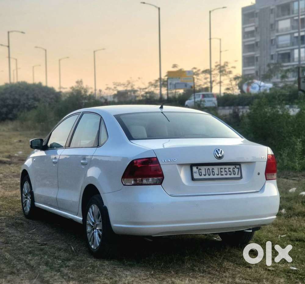 Volkswagen Vento 1.5 Highline Plus At 16 Alloy, 2015, Diesel