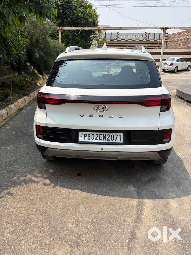 Hyundai Venue [2022-ongoing] 1.2 S, 2023, Petrol