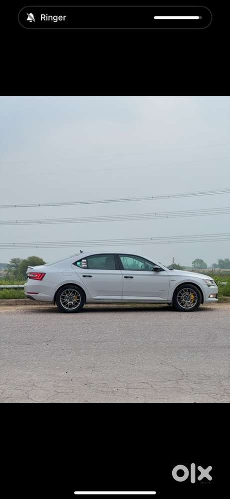 Skoda Superb Petrol 2016