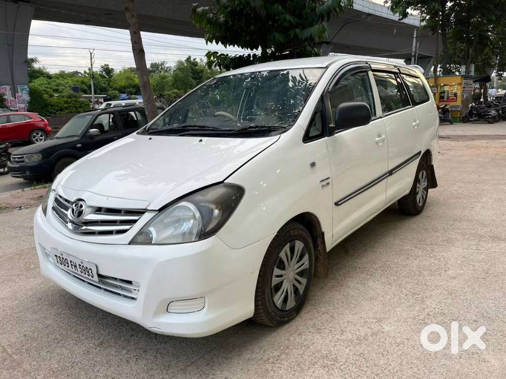 Toyota Innova 2.5 G (diesel) 7 Seater Bs Iv, 2011, Diesel
