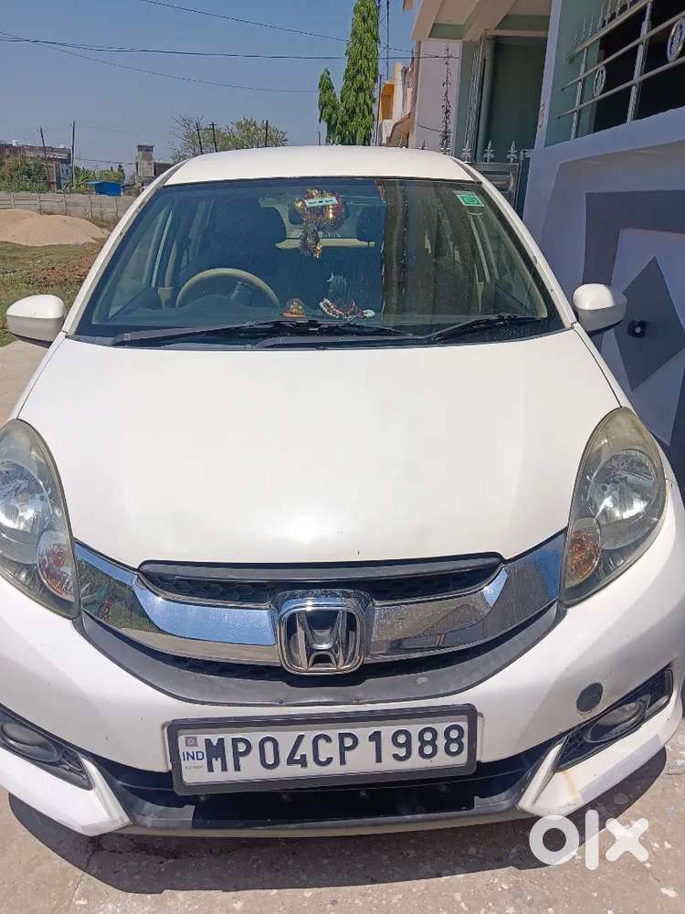 Honda Mobilio 2015 Petrol 99876 Km Driven.