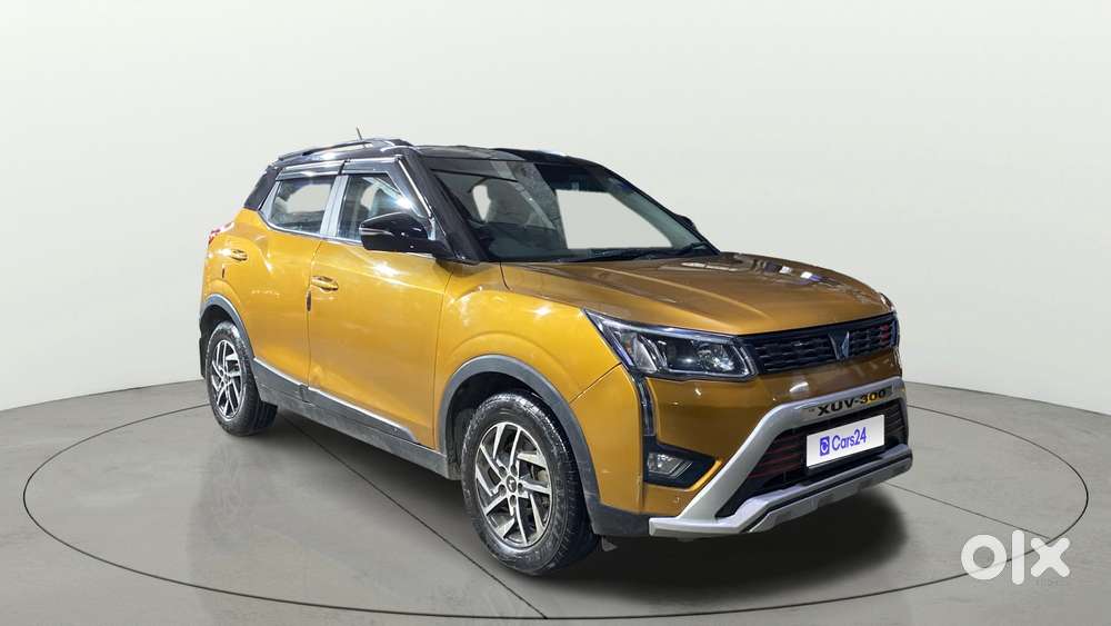 Mahindra Xuv300 W8 Option Dual Tone, 2023, Petrol
