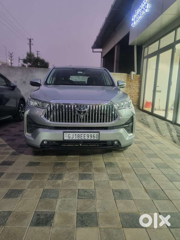 Toyota Innova Hycross 2.0 Zx (o) Hybrid 7 Str, 2025, Petrol