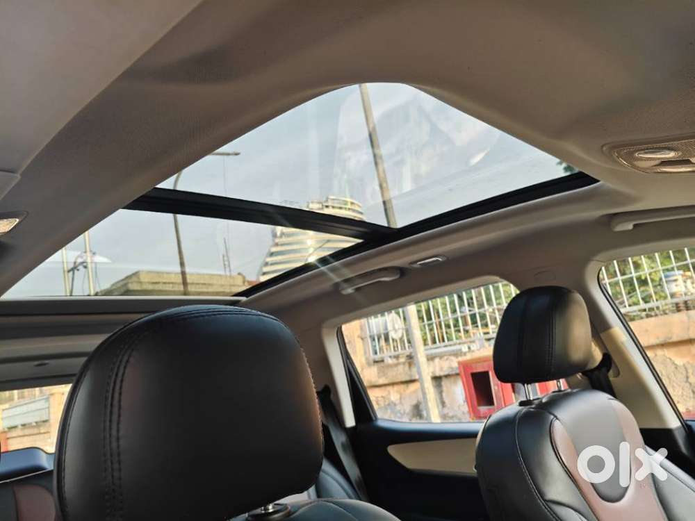 Mahindra Xuv700 2.0 Ax 5 Petrol Mt Str, 2024, Petrol