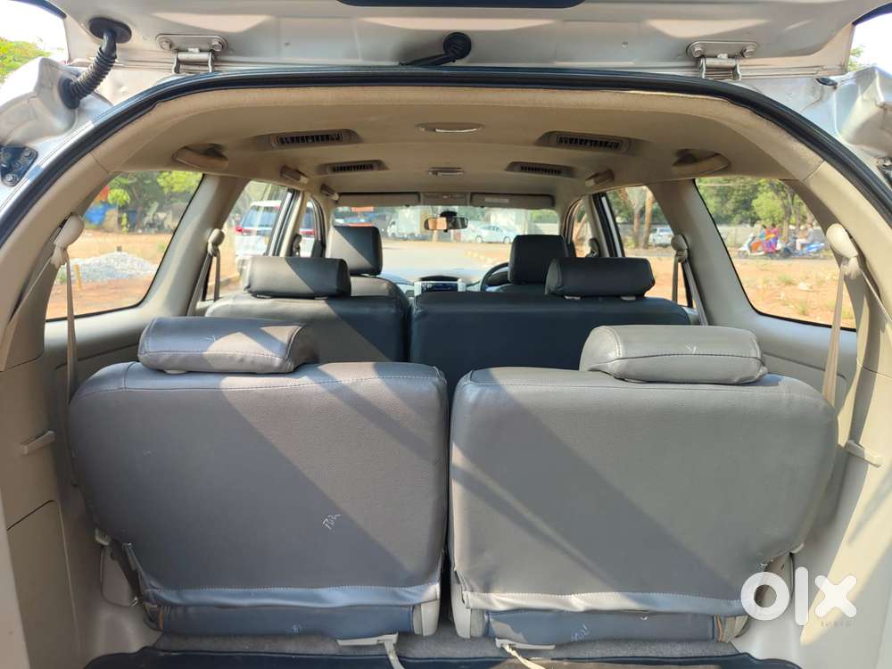 Toyota Innova 2009-2011 2.5 E 8 Str, 2012, Diesel