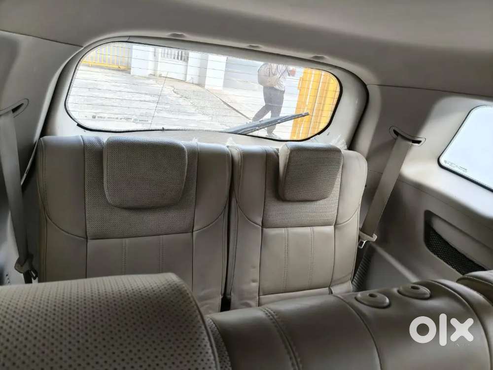 Mahindra Xuv W10 2016