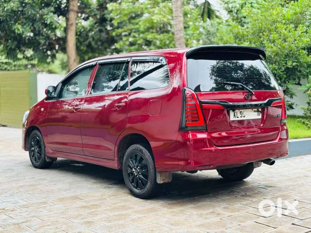 Toyota Innova 2.5 G (diesel) 7 Seater Bs Iv, 2012, Diesel