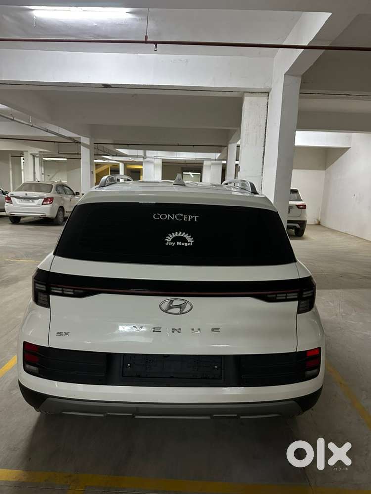 Hyundai Venue Petrol Manual 2023