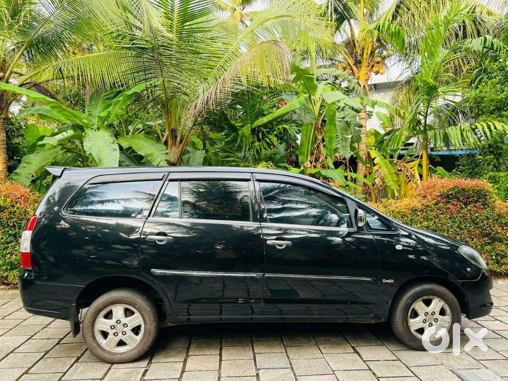 Toyota Innova 2.5 G (Diesel) 7 Seater BS IV, 2008, Diesel